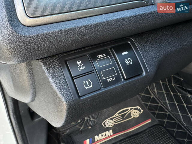 Белый Хонда Цивик, объемом двигателя 1.5 л и пробегом 134 тыс. км за 16490 $, фото 24 на Automoto.ua