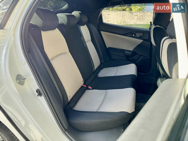 Белый Хонда Цивик, объемом двигателя 1.5 л и пробегом 134 тыс. км за 16490 $, фото 13 на Automoto.ua