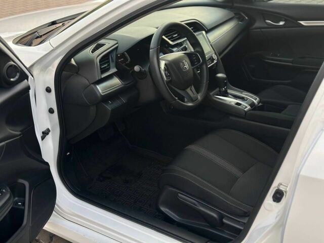 Хонда Цивик 2016 в Киеве на Automoto.ua Белый Хонда Цивик, объемом двигателя 2 л и пробегом 153 тыс. км за 12950 $, фото 13 на Automoto.ua