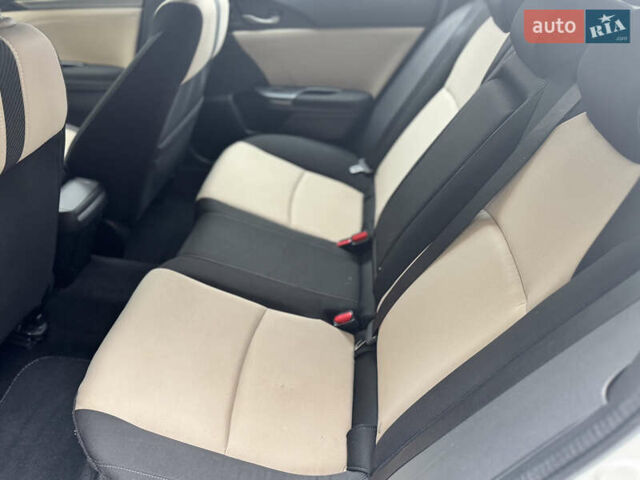 Белый Хонда Цивик, объемом двигателя 1.5 л и пробегом 180 тыс. км за 15500 $, фото 15 на Automoto.ua