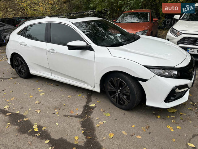 Белый Хонда Цивик, объемом двигателя 1.5 л и пробегом 180 тыс. км за 15500 $, фото 26 на Automoto.ua