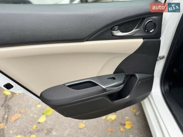 Белый Хонда Цивик, объемом двигателя 1.5 л и пробегом 180 тыс. км за 15500 $, фото 14 на Automoto.ua