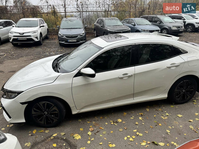 Белый Хонда Цивик, объемом двигателя 1.5 л и пробегом 180 тыс. км за 15500 $, фото 22 на Automoto.ua