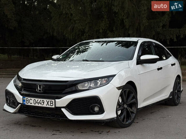 Белый Хонда Цивик, объемом двигателя 1.5 л и пробегом 154 тыс. км за 14300 $, фото 1 на Automoto.ua