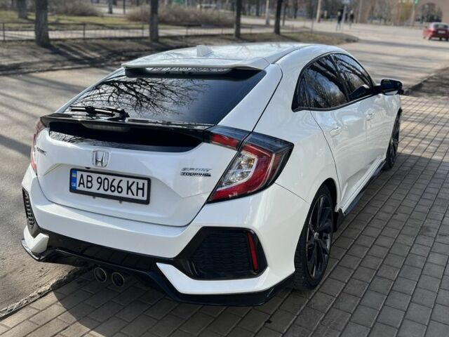 Белый Хонда Цивик, объемом двигателя 1.5 л и пробегом 130 тыс. км за 16900 $, фото 4 на Automoto.ua