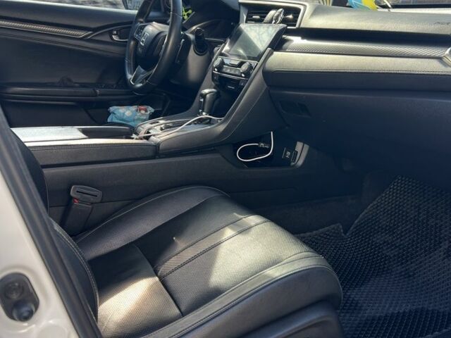 Белый Хонда Цивик, объемом двигателя 1.5 л и пробегом 130 тыс. км за 16900 $, фото 7 на Automoto.ua