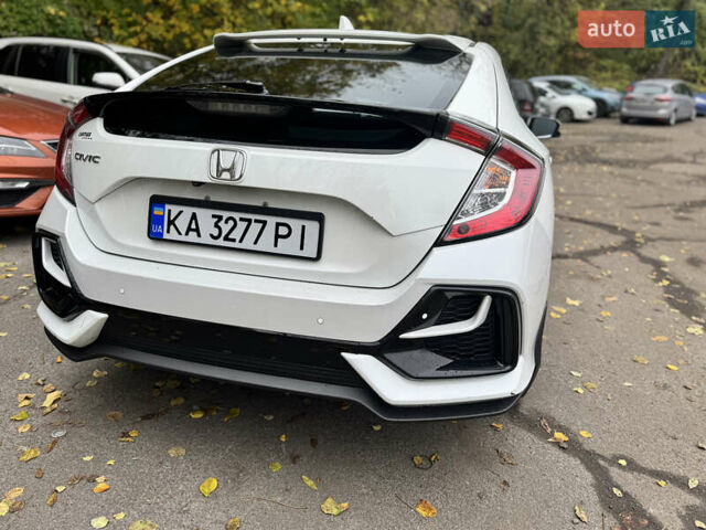 Белый Хонда Цивик, объемом двигателя 1.5 л и пробегом 180 тыс. км за 15500 $, фото 19 на Automoto.ua