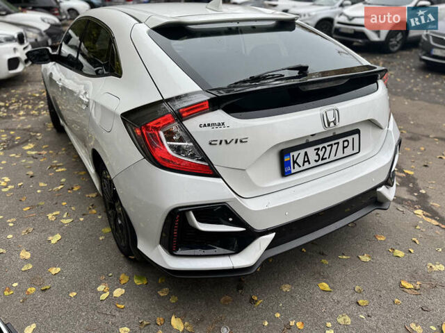 Белый Хонда Цивик, объемом двигателя 1.5 л и пробегом 180 тыс. км за 15500 $, фото 21 на Automoto.ua