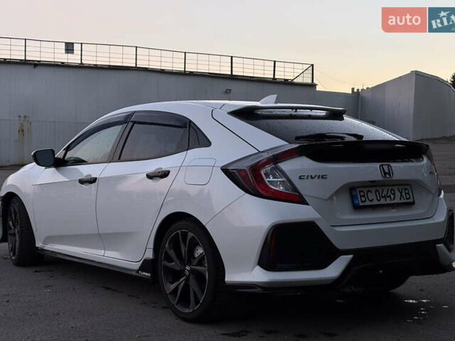 Белый Хонда Цивик, объемом двигателя 1.5 л и пробегом 154 тыс. км за 14300 $, фото 3 на Automoto.ua
