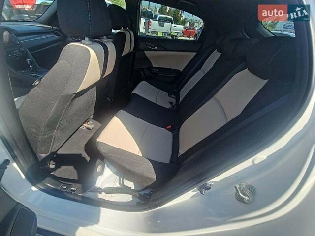 Белый Хонда Цивик, объемом двигателя 1.5 л и пробегом 82 тыс. км за 11000 $, фото 9 на Automoto.ua