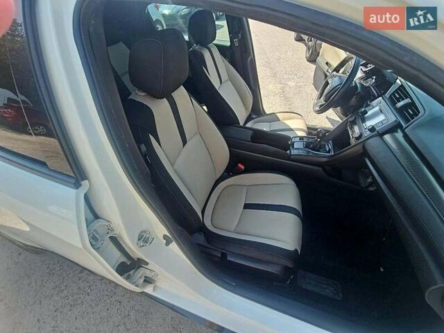 Белый Хонда Цивик, объемом двигателя 1.5 л и пробегом 82 тыс. км за 11000 $, фото 7 на Automoto.ua
