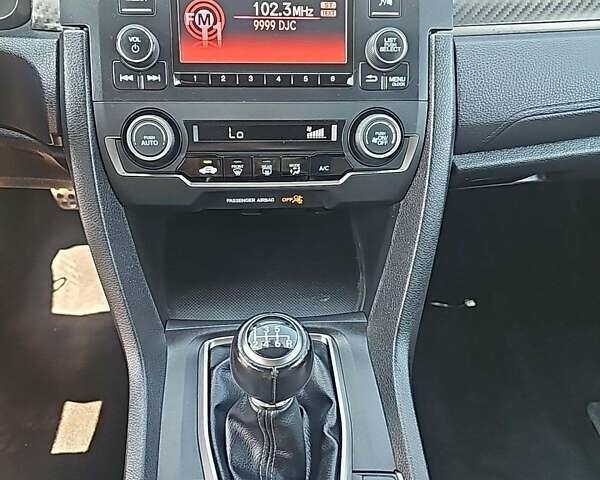 Белый Хонда Цивик, объемом двигателя 1.5 л и пробегом 82 тыс. км за 11000 $, фото 5 на Automoto.ua