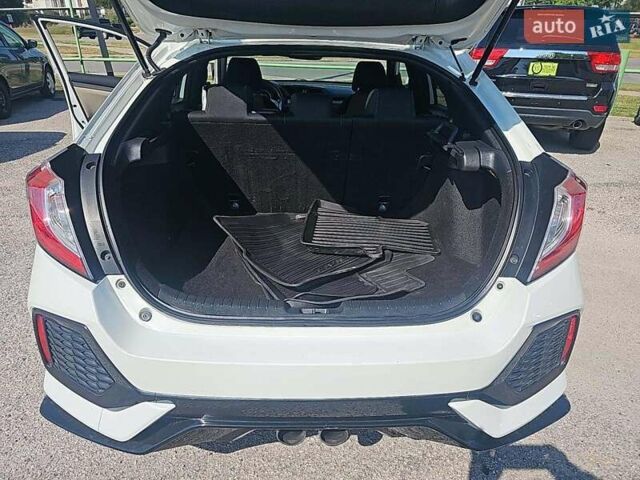 Белый Хонда Цивик, объемом двигателя 1.5 л и пробегом 82 тыс. км за 11000 $, фото 4 на Automoto.ua