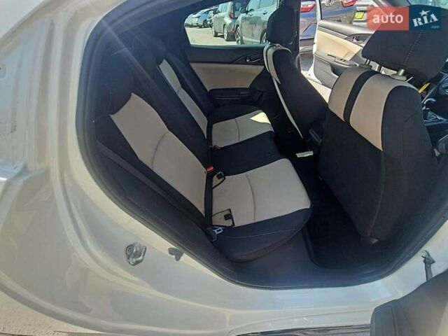 Белый Хонда Цивик, объемом двигателя 1.5 л и пробегом 82 тыс. км за 11000 $, фото 11 на Automoto.ua