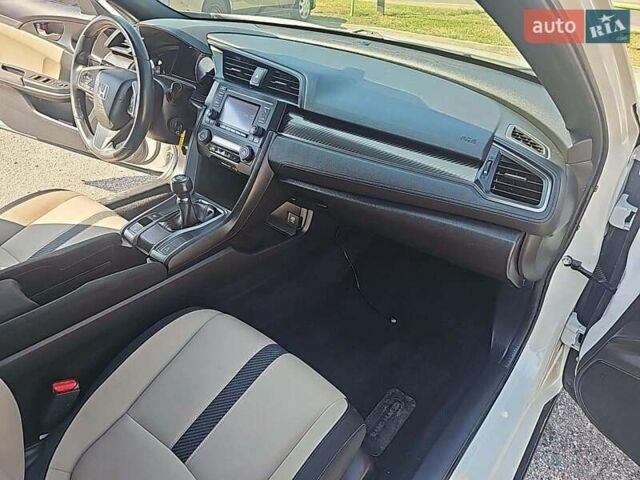 Белый Хонда Цивик, объемом двигателя 1.5 л и пробегом 82 тыс. км за 11000 $, фото 8 на Automoto.ua