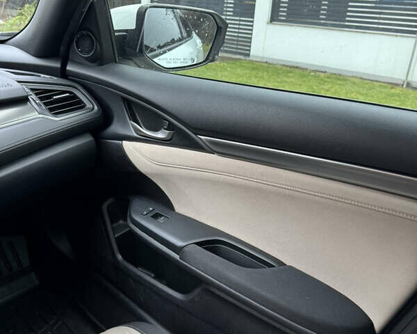 Белый Хонда Цивик, объемом двигателя 1.5 л и пробегом 113 тыс. км за 16900 $, фото 25 на Automoto.ua