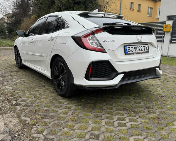 Белый Хонда Цивик, объемом двигателя 1.5 л и пробегом 113 тыс. км за 16900 $, фото 11 на Automoto.ua