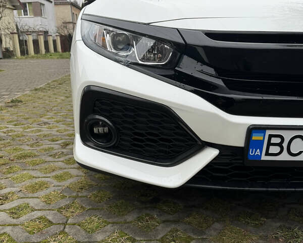 Белый Хонда Цивик, объемом двигателя 1.5 л и пробегом 113 тыс. км за 16900 $, фото 5 на Automoto.ua