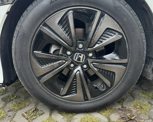 Белый Хонда Цивик, объемом двигателя 1.5 л и пробегом 113 тыс. км за 16900 $, фото 19 на Automoto.ua