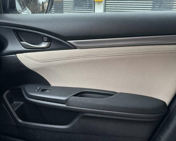 Белый Хонда Цивик, объемом двигателя 1.5 л и пробегом 113 тыс. км за 16900 $, фото 31 на Automoto.ua