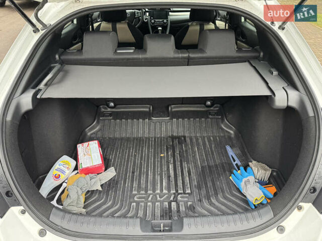 Белый Хонда Цивик, объемом двигателя 1.5 л и пробегом 113 тыс. км за 16900 $, фото 21 на Automoto.ua