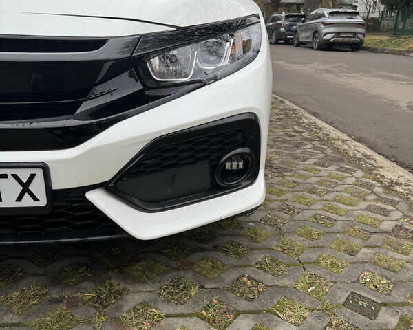 Белый Хонда Цивик, объемом двигателя 1.5 л и пробегом 113 тыс. км за 16900 $, фото 4 на Automoto.ua