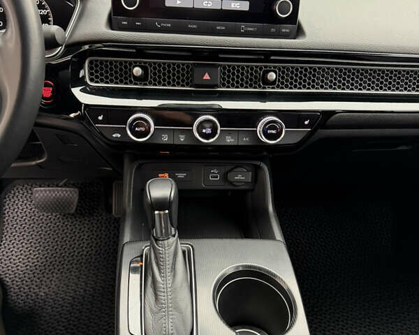 Хонда Цивик 2023 в Днепре (Днепропетровске) на Automoto.ua Белый Хонда Цивик, объемом двигателя 1.5 л и пробегом 35 тыс. км за 24500 $, фото 26 на Automoto.ua