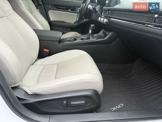 Белый Хонда Цивик, объемом двигателя 1.5 л и пробегом 78 тыс. км за 24500 $, фото 32 на Automoto.ua