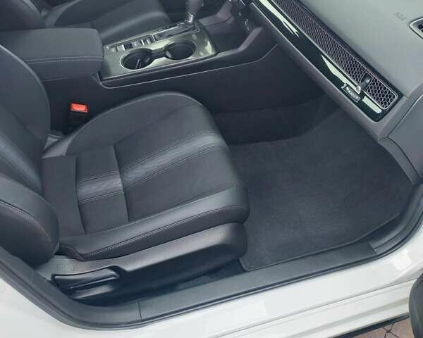 Белый Хонда Цивик, объемом двигателя 2 л и пробегом 7 тыс. км за 23500 $, фото 31 на Automoto.ua