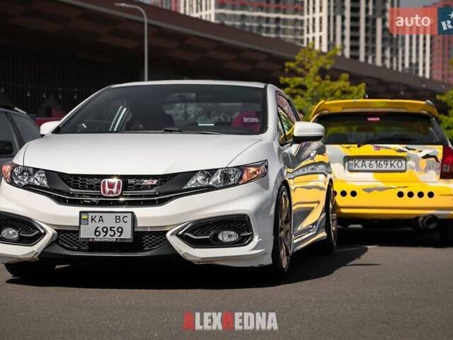 Белый Хонда Цивик, объемом двигателя 2.4 л и пробегом 185 тыс. км за 22000 $, фото 5 на Automoto.ua