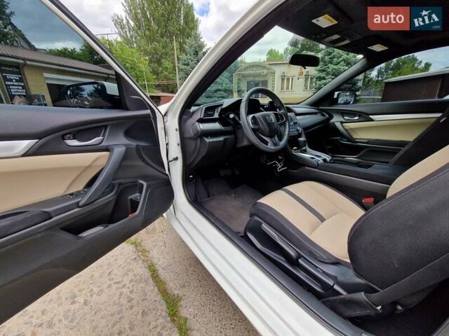 Белый Хонда Цивик, объемом двигателя 2 л и пробегом 70 тыс. км за 13500 $, фото 12 на Automoto.ua