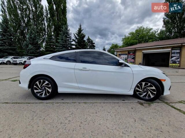 Белый Хонда Цивик, объемом двигателя 2 л и пробегом 70 тыс. км за 13500 $, фото 2 на Automoto.ua