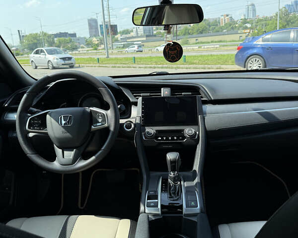 Белый Хонда Цивик, объемом двигателя 2 л и пробегом 173 тыс. км за 14500 $, фото 20 на Automoto.ua