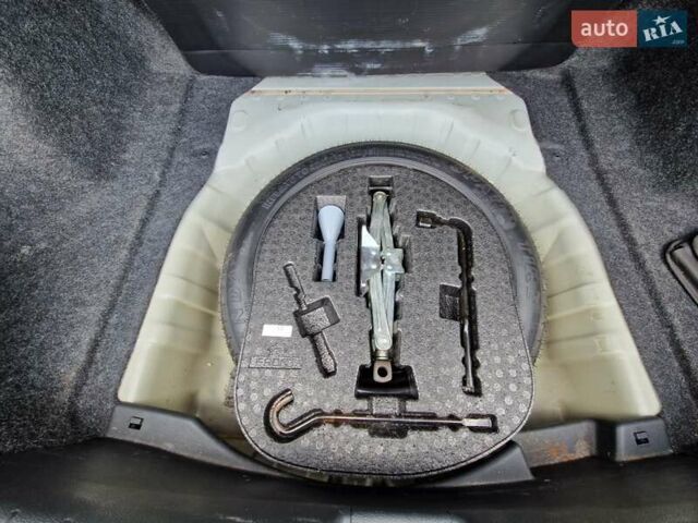 Белый Хонда Цивик, объемом двигателя 2 л и пробегом 70 тыс. км за 13500 $, фото 24 на Automoto.ua