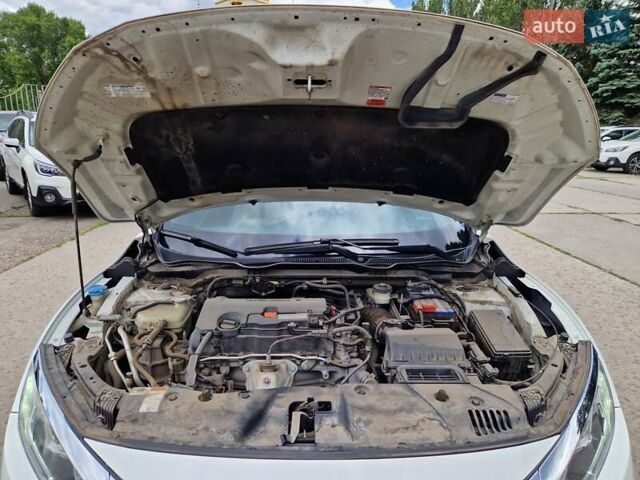 Белый Хонда Цивик, объемом двигателя 2 л и пробегом 70 тыс. км за 13500 $, фото 28 на Automoto.ua