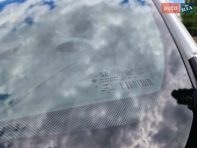 Белый Хонда Цивик, объемом двигателя 2 л и пробегом 70 тыс. км за 13500 $, фото 9 на Automoto.ua