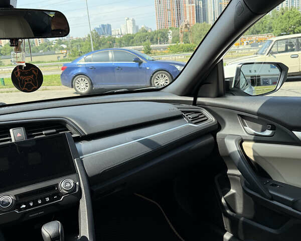 Белый Хонда Цивик, объемом двигателя 2 л и пробегом 173 тыс. км за 14500 $, фото 22 на Automoto.ua