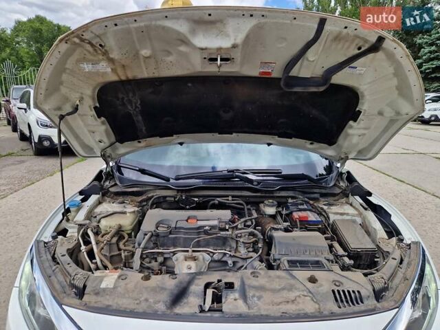 Белый Хонда Цивик, объемом двигателя 2 л и пробегом 70 тыс. км за 13500 $, фото 29 на Automoto.ua