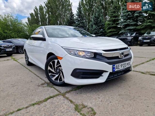 Белый Хонда Цивик, объемом двигателя 2 л и пробегом 70 тыс. км за 13500 $, фото 7 на Automoto.ua