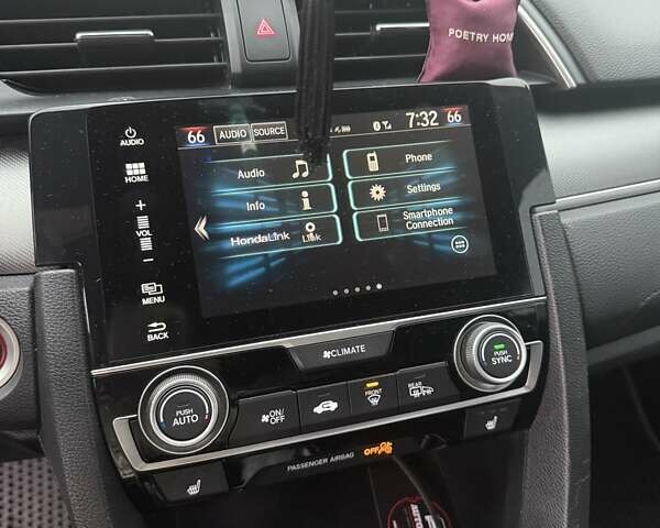 Белый Хонда Цивик, объемом двигателя 1.5 л и пробегом 90 тыс. км за 11000 $, фото 5 на Automoto.ua