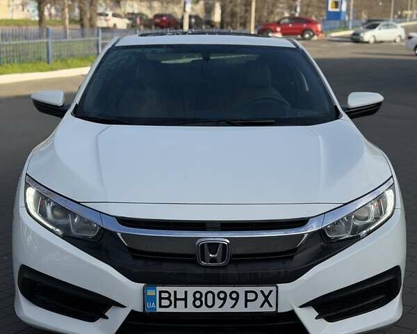 Белый Хонда Цивик, объемом двигателя 2 л и пробегом 186 тыс. км за 12500 $, фото 2 на Automoto.ua
