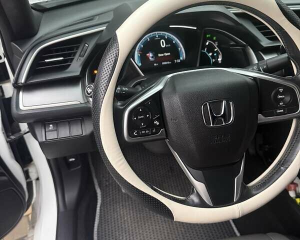 Белый Хонда Цивик, объемом двигателя 1.5 л и пробегом 90 тыс. км за 11000 $, фото 2 на Automoto.ua