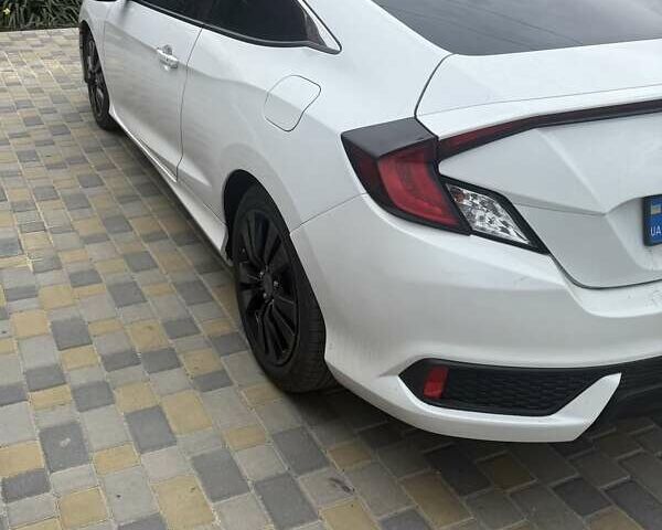 Белый Хонда Цивик, объемом двигателя 1.5 л и пробегом 90 тыс. км за 11000 $, фото 8 на Automoto.ua