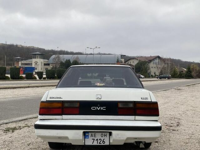 Белый Хонда Цивик, объемом двигателя 1.5 л и пробегом 294 тыс. км за 1100 $, фото 2 на Automoto.ua