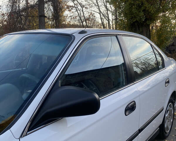 Білий Хонда Сівік, об'ємом двигуна 1.6 л та пробігом 217 тис. км за 2999 $, фото 2 на Automoto.ua