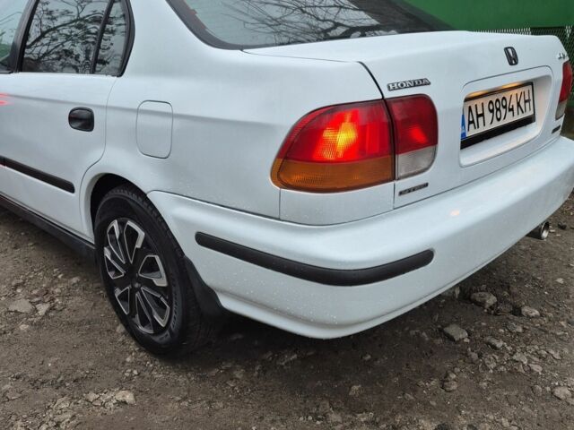 Белый Хонда Цивик, объемом двигателя 1.6 л и пробегом 333 тыс. км за 3199 $, фото 15 на Automoto.ua