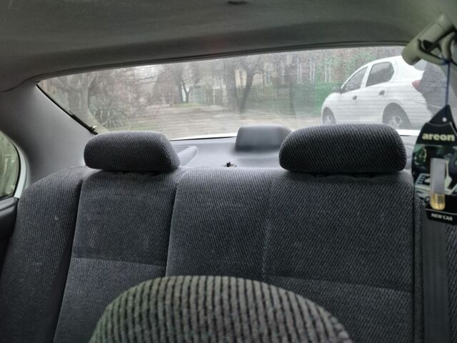 Белый Хонда Цивик, объемом двигателя 1.6 л и пробегом 333 тыс. км за 3199 $, фото 9 на Automoto.ua