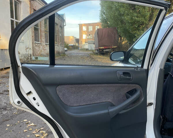 Білий Хонда Сівік, об'ємом двигуна 1.6 л та пробігом 217 тис. км за 2999 $, фото 27 на Automoto.ua