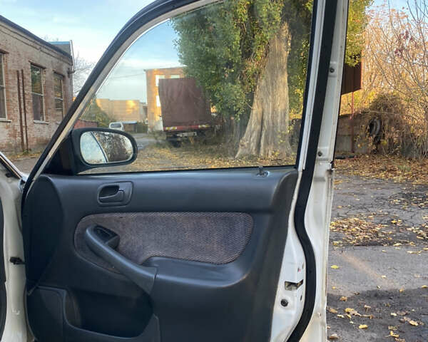 Білий Хонда Сівік, об'ємом двигуна 1.6 л та пробігом 217 тис. км за 2999 $, фото 23 на Automoto.ua