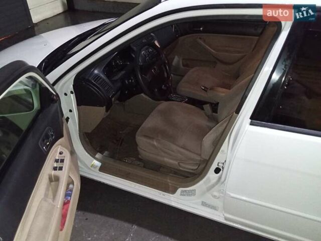 Белый Хонда Цивик, объемом двигателя 1.4 л и пробегом 364 тыс. км за 3000 $, фото 8 на Automoto.ua